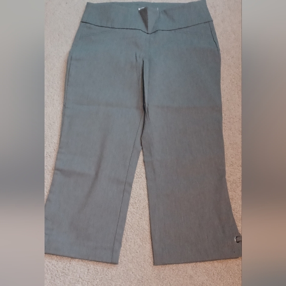 Gray pull-on microtwill capris - Picture 2 of 6
